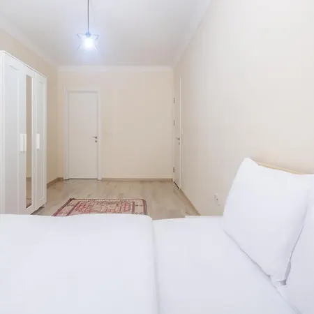 Modern And Central Flat With Balcony In Maltepe