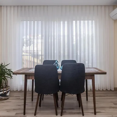 Modern And Central Flat With Balcony In Maltepe Istanbul